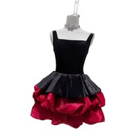 Nouvelle robe de soirée en polyester à col carré français contrastant noir, tendance mode