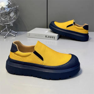 รองเท้าผู้ชายแบบสวม พื้นนุ่ม น้ำหนักเบา สไตล์มินิมอล กันลื่น ระบายอากาศได้ดี เหมาะสำหรับวิ่งช้าๆ และเดินเล่นสบายๆ - Product Image 1