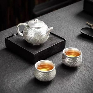 ชุดน้ำชาเงินแท้แบบพกพา ชุดกงฟูญี่ปุ่น กาเดียว ถ้วยสองใบ เหมาะสำหรับสำนักงาน บ้าน และการเดินทาง - Product Image 2