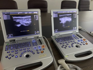 Ecógrafo Doppler Color Portátil de Alto Rendimiento Dawei DW-L3, Diseño Tipo Laptop para Diagnóstico en Hospitales Primarios - Product Image 1