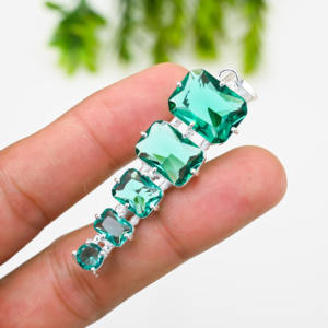 Collar con colgante de moda de estilo bohemio hecho a mano Chapado en plata y apatita verde para boda y fiesta Unisex - Product Image 1