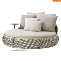Daybed Premium Handwoven Outdoor con PE Mimbre y espuma 45D-Incluye mesa auxiliar de teca y tela para todo tipo de clima