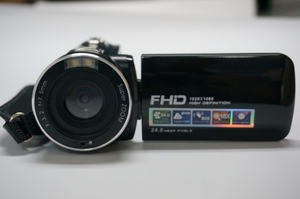 กล้องวิดีโอดิจิตอลสำหรับใช้ในบ้านแบบ FULL HD1080P พร้อมซูมดิจิตอล 8 เท่า - Product Image 3