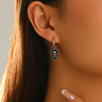 Boucles d'oreilles créoles pendantes Tête de mort Gothique, Bijoux d'oreille Vintage Personnalisés, Ornements d'oreille Unisexe Style Rock