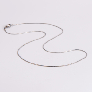 Venta al por mayor, joyería de acero inoxidable que no se deslustra, collar de cadena de hueso de serpiente redondo muy fino chapado en oro de 1mm - Product Image 4