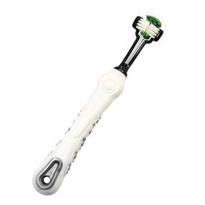 Cepillo de dientes para mascotas de tres manos Limpieza multiángulo Cepillo de dientes grande para perros con material de plástico y silicona - Product Image 1
