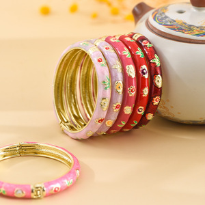 กำไล<span class=keywords><strong>ข้อ</strong></span><span class=keywords><strong>มือ</strong></span><span class=keywords><strong>เด็ก</strong></span>ทำจากโลหะผสมเคลือบสีสันสดใส <span class=keywords><strong>ลาย</strong></span>ดอกไม้แบบดั้งเดิม กำไลเคลือบแบบโคลอซอนน์ กำไลแบบเปิดสำหรับเครื่องประดับแฟชั่น - Product Image 4