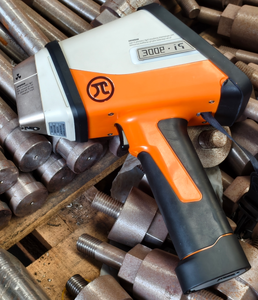 เครื่องวิเคราะห์ XRF แบบพกพา รุ่น Terras Pi900E ของผู้ผลิต พร้อมตัวตรวจจับ Si-pin ประสิทธิภาพสูงเพื่อการคัดแยกเกรดที่แม่นยำ ได้รับการรับรองมาตรฐาน CE G - Product Image 2
