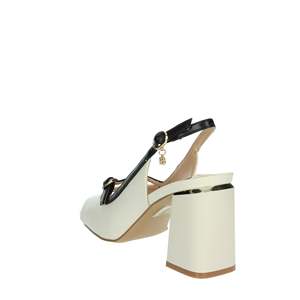 Sandales à talons Mariella Burani pour femme 51161 en cuir noir à bout carré et talon bloc avec bride arrière - Product Image 2