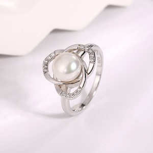Bague de fiançailles et de mariage unisexe en argent sterling plaqué rhodium avec perle trèfle Kammy 8-8,5 mm, motif floral tendance, vente en gros, 2,9 g - Product Image 3