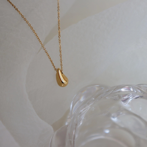 Atacado Titanium Steel Ins Colar Inoxidável com Gold Plated Zinc Drop Pingente Com Zircon Pedra Principal Jóias De Luxo - Product Image 1