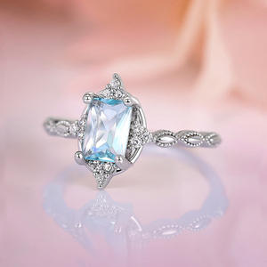 Anello H388 in Moissanite, Argento 925, Taglio Smeraldo, Montatura a Griffe, Fede di Fidanzamento da Donna - Product Image 5