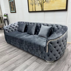 Bộ ghế <span class=keywords><strong>sofa</strong></span> nhung đen kiểu Chesterfield hiện đại, ba chỗ ngồi, khung thép không gỉ, bọc vải cao cấp, kiểu dáng nút bấm sang trọng, dành cho phòng khách. - Product Image 2