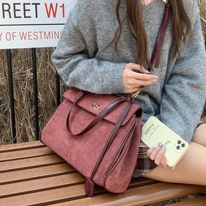 Retro Matte Texture Tote Bag For Women Large Capacity Commuter Shoulder Bag Solid Color Anker Red With <b>Lock</b> Closure - Product Image 3