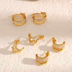 Pendientes Huggie Chapados en Oro con Circonitas en Forma de C, Luna y Estrella para Mujer, Joyería de Moda para Fiesta, Acero de Titanio 18K Irregular - Product Image 1