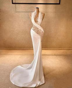 लक्जरी शाही सफेद डुबाई सैटिन मर्मेड बॉल गाउन रॉयल पार्टियों के लिए बैकलेस फीलेस-अप पुष्प रफेल - Product Image 2