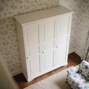 Armoire murale portable moderne SANTOPOVA, porte élégante, meuble de chambre à coucher, almirah pour usage domestique - Product Image 2