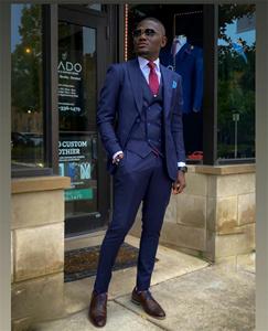 Costume d'hiver pour <span class=keywords><strong>homme</strong></span> bleu marine <span class=keywords><strong>3</strong></span> pièces, idéal pour le marié, le témoin, ou les occasions professionnelles et de mariage, comprenant un blazer et un pantalon sur mesure (<span class=keywords><strong>Veste</strong></span> + Pantalon) - Product Image 1