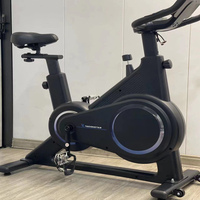 Body Building Nouveaux vélos de filature intelligents Volant réglable Gym Vélo d'exercice Intérieur Vélo électrique avec écran