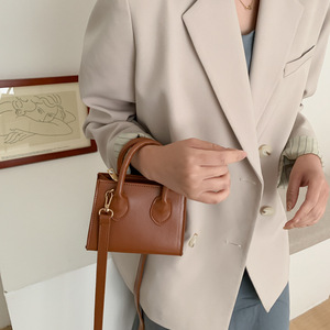 Mini <span class=keywords><strong>bolso</strong></span> de mano <span class=keywords><strong>con</strong></span> solapa cruzada de diseñador de gran oferta para mujer, bolsos y monederos pequeños de PU <span class=keywords><strong>con</strong></span> decoración de <span class=keywords><strong>cadena</strong></span> - Product Image 3