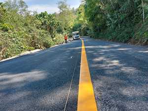 สีทาเส้นจราจรสะท้อนแสงชนิดเทอร์โมพลาสติกมาตรฐาน AASHTO พร้อมเม็ดแก้วสีขาวเหลืองสำหรับทำเส้นจราจรบนทางหลวง - Product Image 5