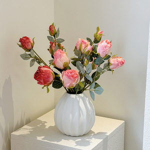 Vase en céramique décoratif avec bouquet de roses à franges artificielles pour table à manger, décoration douce pour salon et entrée - Product Image 3