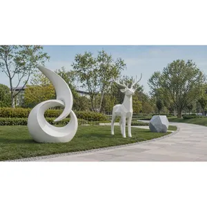 Sculpture abstraite personnalisée en fibre de verre, statue de cerf géométrique pour la décoration de parcs et de jardins - Product Image 1