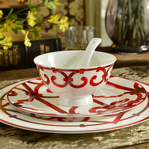 Meilleures ventes de décorations d'intérieur en papier découpé rouge traditionnel de luxe, ensembles de thé et de café en porcelaine osseuse - Product Image 4