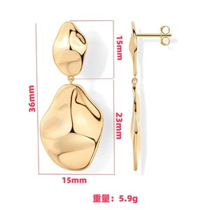 Pendientes de Metal Líquido SJ de Lujo Discreto, Pendientes Irregulares Martillados <span class=keywords><strong>en</strong></span> Oro y Plata, Pendientes con Textura de Lava <span class=keywords><strong>Irregular</strong></span> - Product Image 4