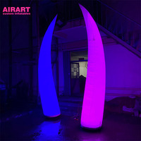 Piliers gonflables en forme de croissant avec éclairage LED, piliers gonflables blancs en ivoire pour événements festifs