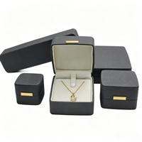 Boîte à bijoux rectangulaire de luxe en cuir, étui d'emballage haut de gamme pour bijoux, organisateur de rangement pour colliers et bagues, présentoir de vente au détail
