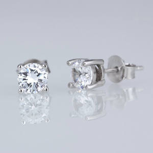 Boucles d'oreilles clous tendance en acier inoxydable avec zircone cubique <span class=keywords><strong>de</strong></span> 6 mm, serties <span class=keywords><strong>de</strong></span> clos rondes, pour hommes, femmes, unisexe, bijoux pour anniversaire et fête - Product Image 6