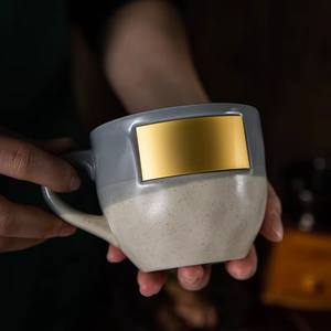 Taza de Café de Cerámica Estilo Medio Oriente con Platillo y Cuchara, Taza Creativa con Inscripción de Cobre, Eslogan Personalizable para Regalo - Product Image 5