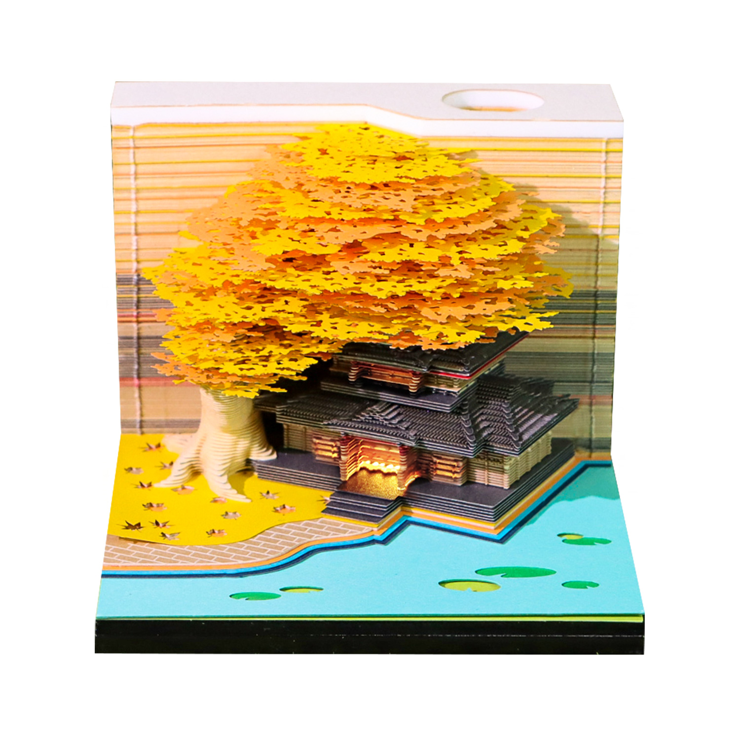 Cabane jaune dans les arbres