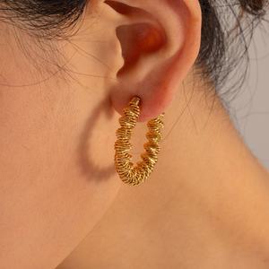 Pendientes Largos de Acero Inoxidable con Baño de Oro de 18K, Diseño de Espiral con Bola, Estilo Clásico para Fiesta - Product Image 4