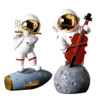 Yüksek kaliteli reçine el sanatları oyuncaklar modeli hediyeler oturma odası masaüstü süs astronot aksiyon figürü
