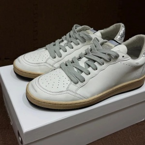 Sneakers GGBD in Vera Pelle di Oca Bianca, Antiscivolo e Comode, <span class=keywords><strong>Scarpe</strong></span> da Skateboard Stile Golden Dirty - Product Image 2