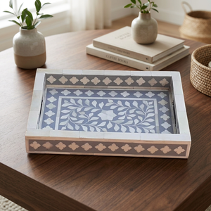 Plateau de service rectangulaire gris avec incrustation d'os, motif floral classique, design artisanal élégant, accent de décoration d'intérieur stylé - Product Image 1