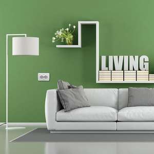 double prise Schuko 2p+t blanche pour montage mural, idéale pour les installations électriques dans les foyers et les bureaux. - Product Image 2