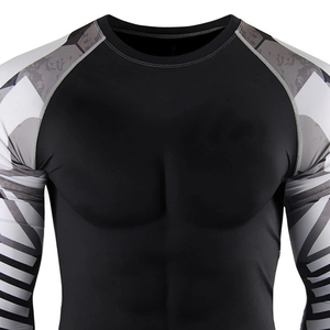 Camiseta de Protección Solar para Hombre, Color Sólido, Precio Razonable, Nueva Llegada 2025, Diseño Personalizado, Material Transpirable, UPF50+, Antibacteriana, Secado Rápido - Product Image 4