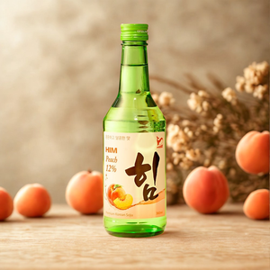 Soju à la pêche à faible teneur en alcool Liqueur coréenne de fruits emballée dans une bouteille avec motif - Product Image 2