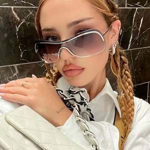 Gafas de Sol Personalizadas con Logotipo, Montura de Aleación Vintage 2025, Color Marrón Degradado, Sin Montura, Cuadradas, Estilo Y2K para Mujer - Product Image 1