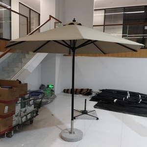 Fournisseur en gros 2025 Parasol de patio 3m pour l'extérieur, Vente chaude, avec structure en aluminium, en polyester imperméable et système à poulie, Mobilier d'extérieur - Product Image 3