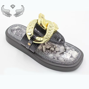 Nouvelles sandales compensées de haute qualité pour femmes, élégantes et tendance, de marques de créateurs célèbres, babouches en métal - Product Image 1