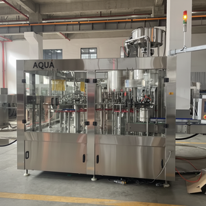 Machine de remplissage et de bouchage automatique de petites bouteilles d'eau minérale conforme à la norme CE avec commande par servomoteur - Product Image 2