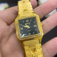 Montre pour homme 24K or carré grand cadran européen rétro sculpté diamants cristal montres dame bracelet en laiton luxe haute qualité 2023