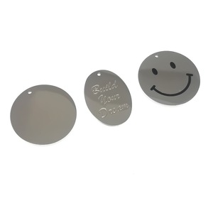Breloques en acier inoxydable gravées sur mesure, créez votre pendentif visage souriant, cadeau, accessoire de bijouterie - Product Image 1