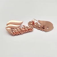 Épinglette Métallique Personnalisée en Forme de Lettre, Plaqué Or, Gravée en 3D, avec Émail Souple ou Dur, Épinglette de Sécurité