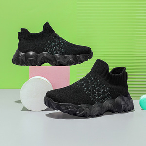 Chaussures décontractées pour femmes, baskets à enfiler en maille respirante, bout rond, doublure en maille respirante, semelle extérieure en caoutchouc, semelle intermédiaire en EVA, toutes saisons - Product Image 3