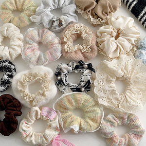 ที่คาดผมขนปุยสไตล์เกาหลี รุ่น Autumn Winter Plush 1380 ทรงพองใหญ่ ทำมือ สไตล์เรโทร หลายแบบ - Product Image 4